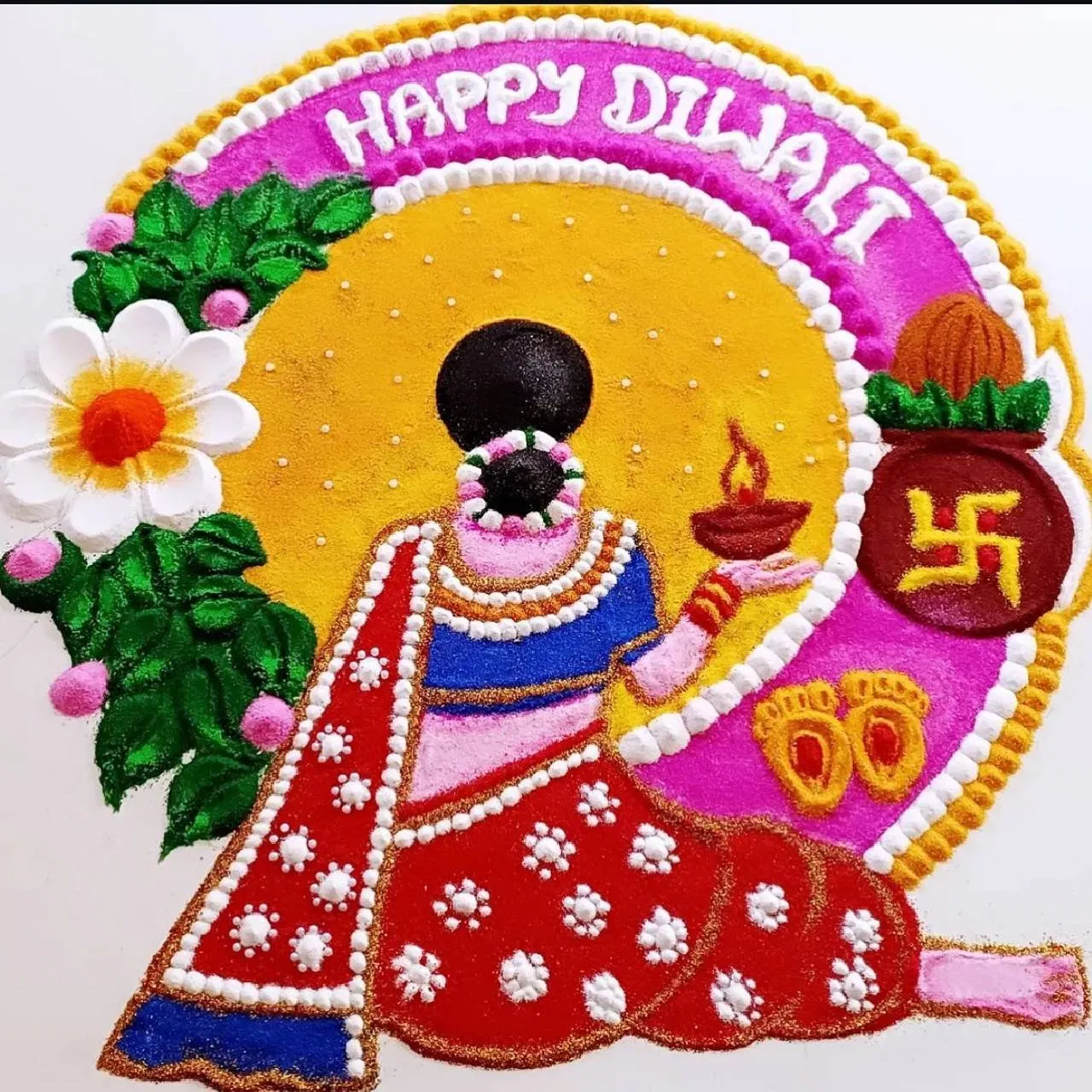 ਇਹ ਰੰਗੋਲੀ ਡਿਜ਼ਾਈਨ ਬਹੁਤ ਹੀ ਸੋਹਣੇ  ਲੱਗ ਰਹੇ ਹੈ। ਇਸ ਵਿੱਚ ਇੱਕ ਔਰਤ ਬੈਠੀ ਹੋਈ ਹੈ ਅਤੇ ਉਸਦੇ ਹੱਥ ਵਿੱਚ ਦੀਵਾ ਹੈ। ਸਾੜੀ ਤੋਂ ਲੈ ਕੇ ਜੂੜੇ (ਬਨ) ਤੱਕ ਦਾ ਡਿਜ਼ਾਈਨ ਬਹੁਤ ਬਾਰੀਕੀ ਨਾਲ ਬਣਾਇਆ ਗਿਆ ਹੈ। ਵੱਖ-ਵੱਖ ਰੰਗਾਂ ਨਾਲ ਗੋਲ ਆਕਾਰ (ਸਰਕਲ) ਬਣਾਇਆ ਗਿਆ ਹੈ ਅਤੇ ਅੰਦਰ “Happy Diwali” ਲਿਖਿਆ ਹੈ। ਇੱਕ ਪਾਸੇ ਫੁੱਲ-ਪੱਤੀਆਂ ਤੇ ਦੂਜੇ ਪਾਸੇ ਕਲਸ਼ ਦਾ ਡਿਜ਼ਾਈਨ ਬਣਾਇਆ ਗਿਆ ਹੈ।