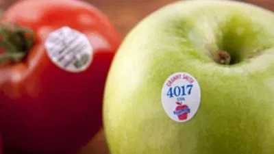 ਫਲ ਖਰੀਦਦੇ ਸਮੇਂ, ਤੁਹਾਨੂੰ ਅਕਸਰ ਛੋਟੇ ਸਟਿੱਕਰ ਦਿਖਾਈ ਦੇਣਗੇ ਜਿਨ੍ਹਾਂ 'ਤੇ ਵਿਸ਼ੇਸ਼ ਕੋਡ ਹੁੰਦੇ ਹਨ। ਇਹ ਛੋਟੇ ਸਟਿੱਕਰ ਸਿਰਫ਼ ਬ੍ਰਾਂਡਿੰਗ ਜਾਂ ਸਜਾਵਟ ਲਈ ਨਹੀਂ ਹੁੰਦੇ। ਇਨ੍ਹਾਂ ਸਟਿੱਕਰਾਂ ਵਿੱਚ ਇੱਕ ਵਿਸ਼ੇਸ਼ ਕੋਡ ਹੁੰਦਾ ਹੈ ਜਿਸਨੂੰ PLU ਕੋਡ ਕਿਹਾ ਜਾਂਦਾ ਹੈ।