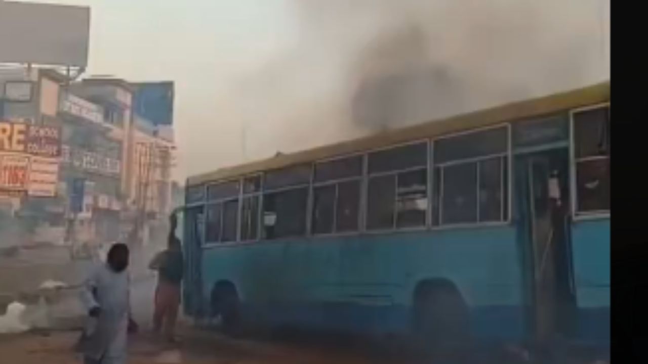 ਹਾਫਿਜ਼ ਸਈਦ ਦੇ ਗੜ੍ਹ ਮੁਰੀਦਕੇ ਵਿੱਚ ਬਵਾਲ, ਪਾਕਿਸਤਾਨ ਵਿੱਚ ਪੁਲਿਸ ਅਤੇ ਕੱਟੜਪੰਥੀਆਂ ਵਿਚਕਾਰ ਝੜਪ।