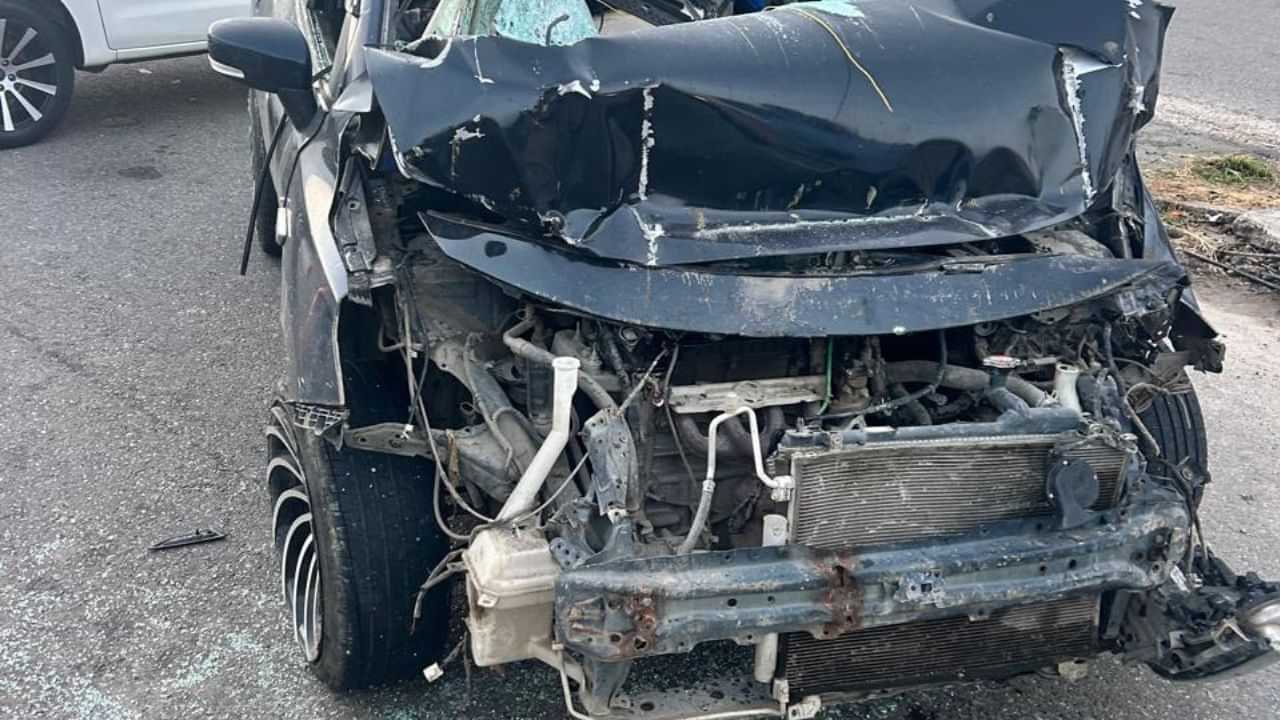 ਜਲੰਧਰ-ਅੰਮ੍ਰਿਤਸਰ ਹਾਈਵੇਅ ਤੇ ਸੜਕ ਹਾਦਸਾ, 2 ਨੌਜਵਾਨਾਂ ਦੀ ਮੌਤ, 3 ਜਖ਼ਮੀ, ਅਚਾਨਕ ਬ੍ਰੇਕ ਲਗਾਉਣ ਕਾਰਨ ਹੋਇਆ ਹਾਦਸਾ ਜਲੰਧਰ-ਅੰਮ੍ਰਿਤਸਰ ਹਾਈਵੇਅ ਤੇ ਸੜਕ ਹਾਦਸਾ, 2 ਨੌਜਵਾਨਾਂ ਦੀ ਮੌਤ, 3 ਜਖ਼ਮੀ, ਅਚਾਨਕ ਬ੍ਰੇਕ ਲਗਾਉਣ ਕਾਰਨ ਹੋਇਆ ਹਾਦਸਾ