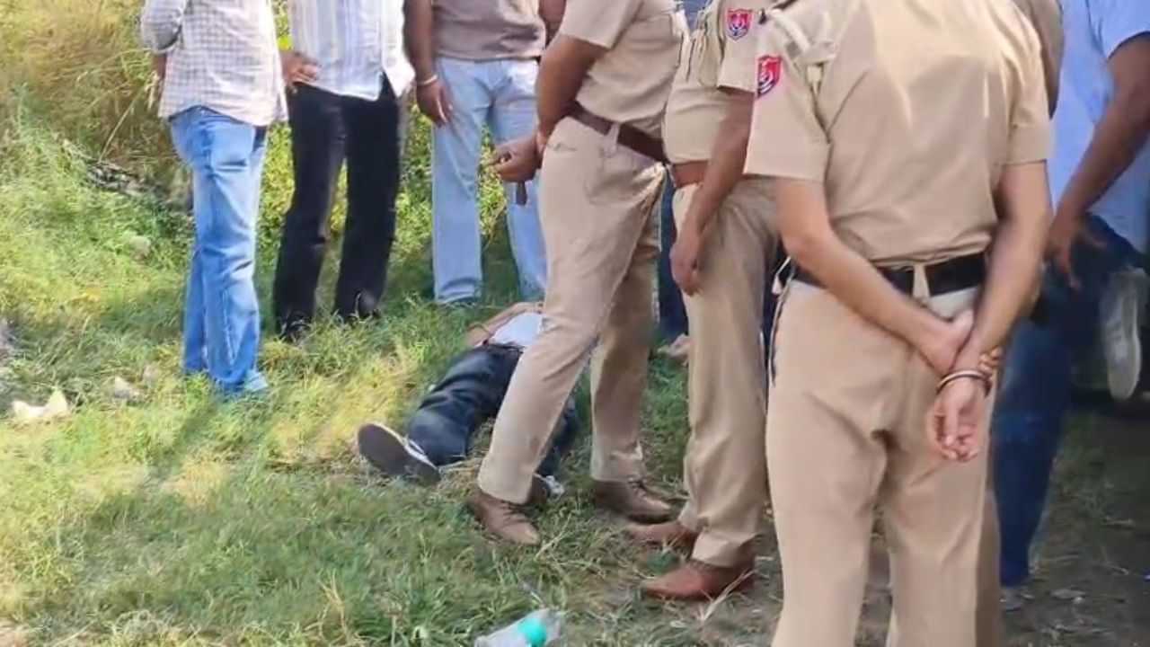 ਜਲੰਧਰ ਵਿੱਚ ਪੁਲਿਸ ਮੁਕਾਬਲਾ, ਜੱਗੂ ਗੈਂਗ ਦਾ ਸ਼ੂਟਰ ਹੋਇਆ ਜਖ਼ਮੀ, ਧਰਮਾ ਕਤਲ ਮਾਮਲੇ ਵਿੱਚ ਲੋੜੀਂਦਾ ਸੀ ਮੁਲਜ਼ਮ ਜਲੰਧਰ ਵਿੱਚ ਪੁਲਿਸ ਮੁਕਾਬਲਾ, ਜੱਗੂ ਗੈਂਗ ਦਾ ਸ਼ੂਟਰ ਹੋਇਆ ਜਖ਼ਮੀ, ਧਰਮਾ ਕਤਲ ਮਾਮਲੇ ਵਿੱਚ ਲੋੜੀਂਦਾ ਸੀ ਮੁਲਜ਼ਮ