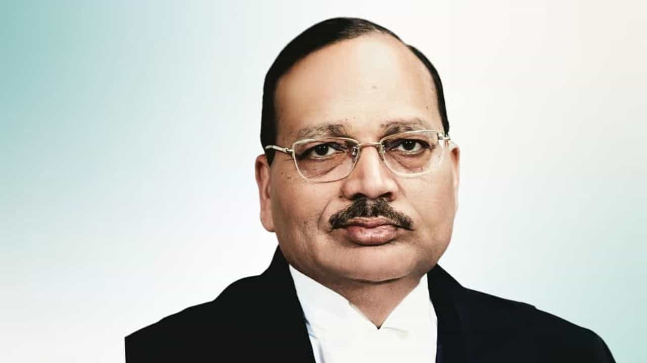 Justice Surya Kant: ਜਸਟਿਸ ਸੂਰਿਆ ਕਾਂਤ ਹੋਣਗੇ ਅਗਲੇ ਚੀਫ਼ ਜਸਟਿਸ, 24 ਨਵੰਬਰ ਨੂੰ ਚੁੱਕਣਗੇ ਸਹੁੰ Justice Surya Kant: ਜਸਟਿਸ ਸੂਰਿਆ ਕਾਂਤ ਹੋਣਗੇ ਅਗਲੇ ਚੀਫ਼ ਜਸਟਿਸ, 24 ਨਵੰਬਰ ਨੂੰ ਚੁੱਕਣਗੇ ਸਹੁੰ