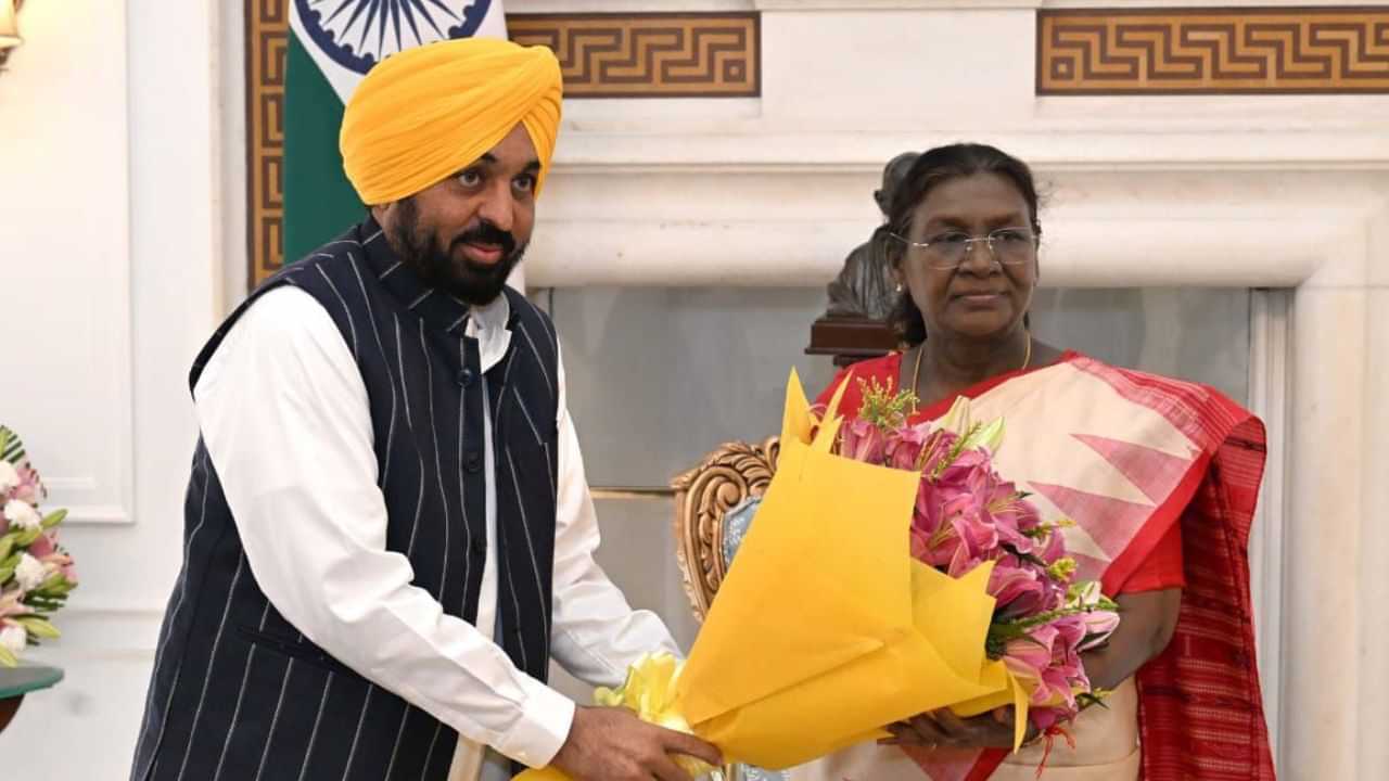 350ਵਾਂ ਸ਼ਹੀਦੀ ਪੁਰਬ: ਹਰਿਆਣਾ ਨੇ PM ਅਤੇ ਪੰਜਾਬ ਨੇ ਰਾਸ਼ਟਰਪਤੀ ਨੂੰ ਦਿੱਤਾ ਸੱਦਾ, ਮੁੱਖ ਮੰਤਰੀ ਨੇ ਮੁਰਮੂ ਨਾਲ ਕੀਤੀ ਮੁਲਾਕਾਤ 350ਵਾਂ ਸ਼ਹੀਦੀ ਪੁਰਬ: ਹਰਿਆਣਾ ਨੇ PM ਅਤੇ ਪੰਜਾਬ ਨੇ ਰਾਸ਼ਟਰਪਤੀ ਨੂੰ ਦਿੱਤਾ ਸੱਦਾ, ਮੁੱਖ ਮੰਤਰੀ ਨੇ ਮੁਰਮੂ ਨਾਲ ਕੀਤੀ ਮੁਲਾਕਾਤ