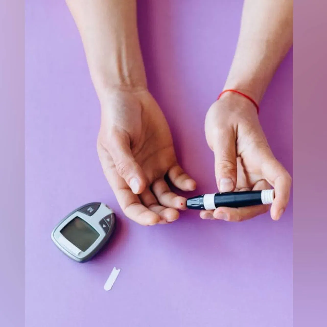 ਚੌਲਾਂ ਵਿੱਚ ਸਟਾਰਚ ਅਤੇ ਗੰਨੇ ਵਿੱਚ ਗਲੂਕੋਜ਼ ਹੁੰਦਾ ਹੈ, ਜੋ ਸਰੀਰ ਵਿੱਚ ਬਲੱਡ ਸ਼ੂਗਰ ਦੇ ਪੱਧਰ ਨੂੰ ਵਧਾਉਂਦਾ ਹੈ। ਇਸ ਲਈ, ਸ਼ੂਗਰ ਅਤੇ ਗੁਰਦੇ ਦੀਆਂ ਸਮੱਸਿਆਵਾਂ ਵਾਲੇ ਲੋਕਾਂ ਨੂੰ ਇਸਦਾ ਸੇਵਨ ਕਰਨ ਤੋਂ ਬਚਣਾ ਚਾਹੀਦਾ ਹੈ। ਇਹ ਸਰੀਰ ਵਿੱਚ ਸ਼ੂਗਰ ਦੇ ਪੱਧਰ ਨੂੰ ਵਧਾ ਸਕਦਾ ਹੈ।