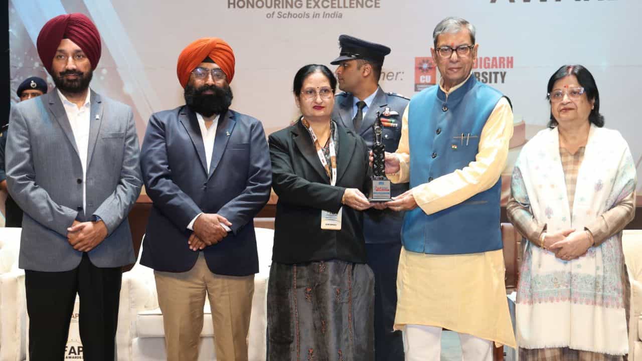 5ਵੇਂ FAP ਕੌਮੀ ਪੁਰਸਕਾਰ-2025 ਦਾ ਹੋਇਆ ਸ਼ਾਨਦਾਰ ਆਗਾਜ਼, ਹਰਿਆਣਾ ਦੇ ਰਾਜਪਾਲ ਨੇ ਕੀਤਾ ਉਦਘਾਟਨ 5ਵੇਂ FAP ਕੌਮੀ ਪੁਰਸਕਾਰ-2025 ਦਾ ਹੋਇਆ ਸ਼ਾਨਦਾਰ ਆਗਾਜ਼, ਹਰਿਆਣਾ ਦੇ ਰਾਜਪਾਲ ਨੇ ਕੀਤਾ ਉਦਘਾਟਨ