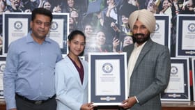 ਚੰਡੀਗੜ੍ਹ ਯੂਨੀਵਰਸਿਟੀ ਵੱਲੋਂ ਮਹਿਲਾ ਖਿਡਾਰੀ ਜਾਨਵੀ ਜਿੰਦਲ ਸਨਮਾਨਿਤ, ਜਾਣੋ