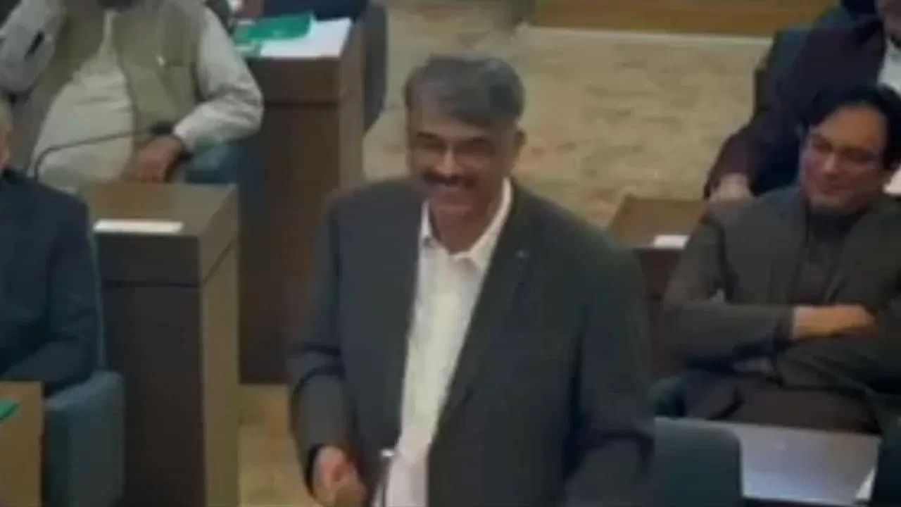 ਲਾਲ ਕਿਲ੍ਹੇ ਤੋਂ ਕਸ਼ਮੀਰ ਤੱਕ ਹਮਲਾ ਅਸੀਂ ਕੀਤਾ, PoK ਦੇ ਸਾਬਕਾ ਪੀਐਮ ਦਾ ਕਬੂਲਨਾਮਾ ਲਾਲ ਕਿਲ੍ਹੇ ਤੋਂ ਕਸ਼ਮੀਰ ਤੱਕ ਹਮਲਾ ਅਸੀਂ ਕੀਤਾ, PoK ਦੇ ਸਾਬਕਾ ਪੀਐਮ ਦਾ ਕਬੂਲਨਾਮਾ