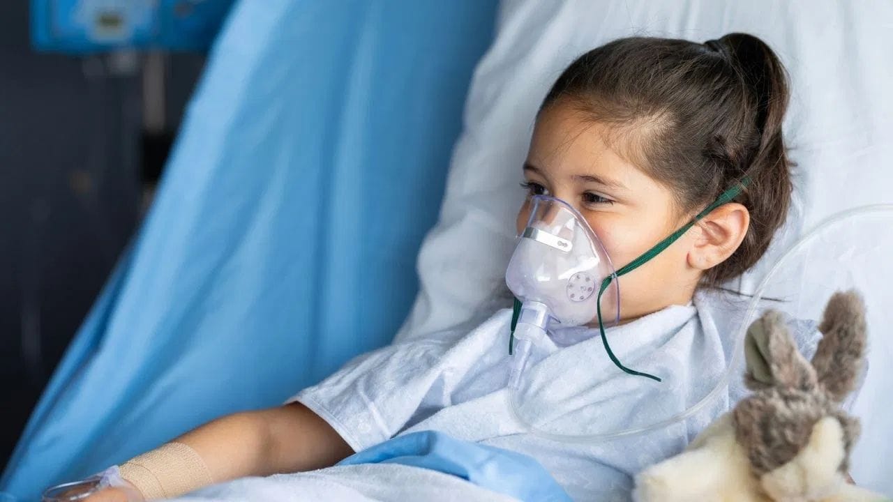 ਕੀ ਠੰਢ ਵਧਣ ਨਾਲ RSV ਵਾਇਰਸ ਦਾ ਖ਼ਤਰਾ ਵਧ ਜਾਂਦਾ ਹੈ? ਡਾਕਟਰ ਦੱਸਦੇ ਹਨ ਸ਼ੁਰੂਆਤੀ ਲੱਛਣ