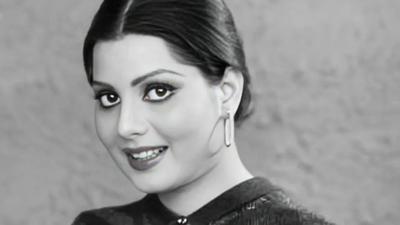 ਸੁਲਕਸ਼ਣਾ ਨਾ ਸਿਰਫ਼ ਇੱਕ ਸ਼ਾਨਦਾਰ ਅਦਾਕਾਰਾ ਸੀ, ਸਗੋਂ ਇੱਕ ਸ਼ਾਨਦਾਰ ਗਾਇਕਾ ਵੀ ਸਨ। ਉਨ੍ਹਾਂ ਨੇ ਆਪਣੀਆਂ ਫਿਲਮਾਂ ਨੂੰ ਵੀ ਆਪਣੀ ਆਵਾਜ਼ ਦਿੱਤੀ। ਆਓ ਉਨ੍ਹਾਂ ਦੇ ਸਭ ਤੋਂ ਵਧੀਆ ਗੀਤਾਂ ਬਾਰੇ ਜਾਣੀਏ।