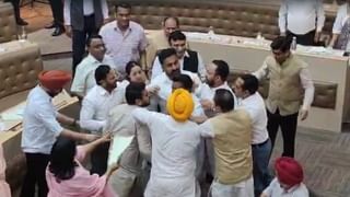 ਚੰਡੀਗੜ੍ਹ ਨਗਰ-ਨਿਗਮ ਬੈਠਕ ‘ਚ ਭਿੜੇ ਕੌਂਸਲਰ, ਬਾਕੀ ਆਗੂਆਂ ਨੇ ਕੀਤਾ ਬਚਾਅ, Video