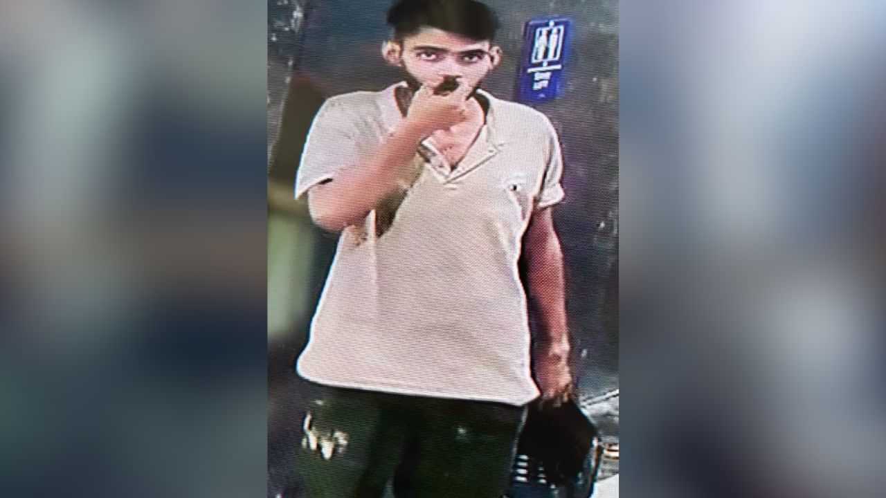 ਚੰਡੀਗੜ੍ਹ ਦੇ ਹਸਪਤਾਲ ਚੋਂ ਫਾਂਸੀ ਦੀ ਸਜ਼ਾ ਕੱਟਣ ਵਾਲਾ ਕੈਦੀ ਫ਼ਰਾਰ, ਦੋਸ਼ੀ ਨੇ 5 ਸਾਲ ਦੀ ਬੱਚੀ ਨਾਲ ਕੀਤੀ ਸੀ ਦਰਿੰਦਗੀ ਚੰਡੀਗੜ੍ਹ ਦੇ ਹਸਪਤਾਲ ਚੋਂ ਫਾਂਸੀ ਦੀ ਸਜ਼ਾ ਕੱਟਣ ਵਾਲਾ ਕੈਦੀ ਫ਼ਰਾਰ, ਦੋਸ਼ੀ ਨੇ 5 ਸਾਲ ਦੀ ਬੱਚੀ ਨਾਲ ਕੀਤੀ ਸੀ ਦਰਿੰਦਗੀ