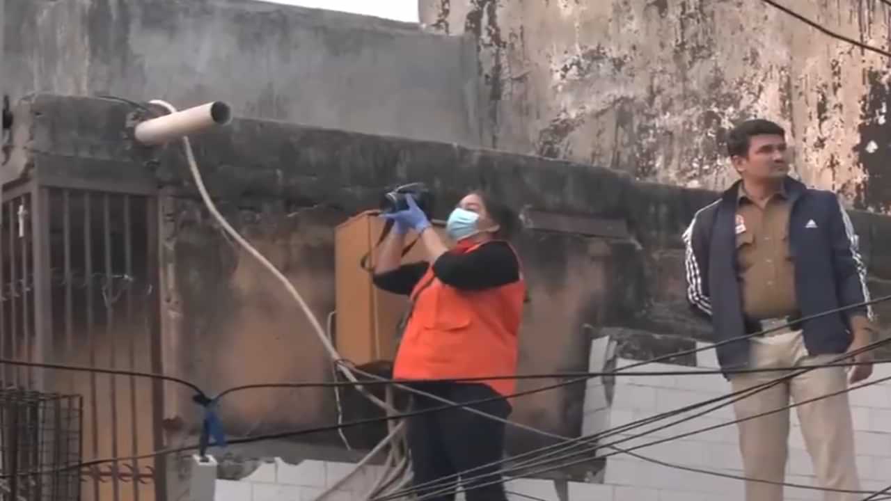 ਦਿੱਲੀ ਧਮਾਕੇ ਦਾ ਦਰਦ... ਤਿੰਨ ਦਿਨਾਂ ਬਾਅਦ 500 ਮੀਟਰ ਦੂਰ ਇੱਕ ਗੇਟ ਦੀ ਛੱਤ ਤੋਂ ਮਿਲਿਆ ਕੱਟਿਆ ਹੋਇਆ ਹੱਥ