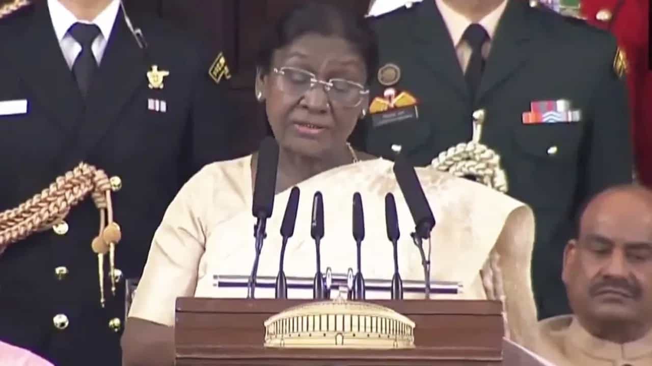 ਸੰਵਿਧਾਨ ਨਿਰਮਾਤਾ ਚਾਹੁੰਦੇ ਸਨ ਕਿ ਸਾਡੇ ਲੋਕਤੰਤਰੀ ਅਧਿਕਾਰ ਸੁਰੱਖਿਅਤ ਰਹਿਣ - ਸੰਵਿਧਾਨ ਦਿਵਸ ਤੇ ਬੋਲੀ ਰਾਸ਼ਟਰਪਤੀ ਮੁਰਮੂ ਸੰਵਿਧਾਨ ਨਿਰਮਾਤਾ ਚਾਹੁੰਦੇ ਸਨ ਕਿ ਸਾਡੇ ਲੋਕਤੰਤਰੀ ਅਧਿਕਾਰ ਸੁਰੱਖਿਅਤ ਰਹਿਣ - ਸੰਵਿਧਾਨ ਦਿਵਸ ਤੇ ਬੋਲੀ ਰਾਸ਼ਟਰਪਤੀ ਮੁਰਮੂ