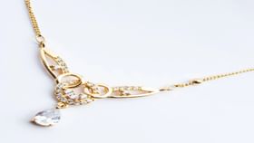 ਵੈਸਟਰਨ ਤੋਂ ਐਥਨਿਕ ਆਉਟਫਿਟ ਦੇ ਨਾਲ ਜਚਣਗੇ ਇਹ ਪੇਡੇਂਟ, ਦੋਖੋ ਲੈਟੇਸਟ ਡਿਜਾਇਨ