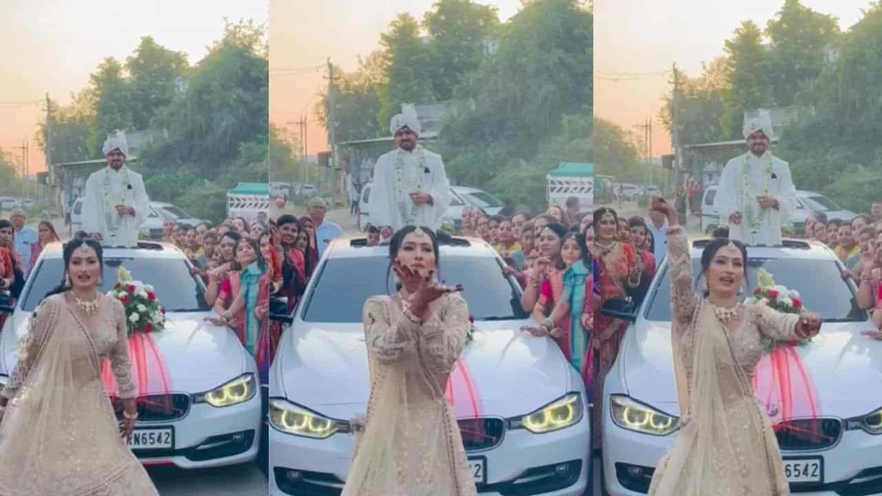 Viral Video: ਕਾਰ ਚ ਭਰਾ ਕਾਰ, ਅੱਗੇ ਚੱਲ ਭੈਣ, ਵਿਚਕਾਰ ਸੜਕ ਲਾੜੇ ਲਈ ਕੀਤਾ ਜੋਰਦਾਰ ਡਾਂਸ, ਫੈਨ ਹੋ ਗਏ ਲੋਕ Viral Video: ਕਾਰ ਚ ਭਰਾ ਕਾਰ, ਅੱਗੇ ਚੱਲ ਭੈਣ, ਵਿਚਕਾਰ ਸੜਕ ਲਾੜੇ ਲਈ ਕੀਤਾ ਜੋਰਦਾਰ ਡਾਂਸ, ਫੈਨ ਹੋ ਗਏ ਲੋਕ