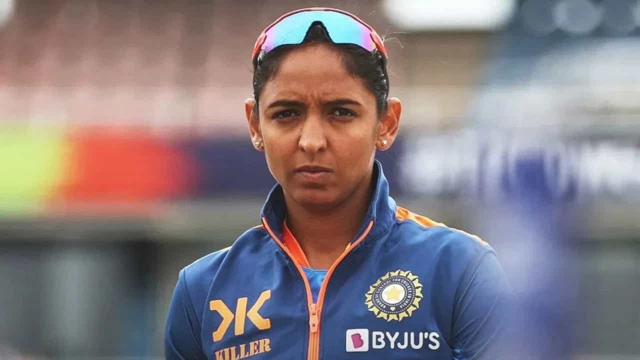 ਕਿੰਨੀ ਅਮੀਰ ਹੈ ਭਾਰਤ ਨੂੰ ਵਰਲਡ ਕੱਪ ਜਿਤਾਉਣ ਵਾਲੀ Harmanpreet Kaur? ਕ੍ਰਿਕਟ ਤੋਂ ਇਲਾਵਾ ਹੋਰ ਸਰੋਤਾਂ ਤੋਂ ਵੀ ਕਰਦੀ ਹੈ ਕਮਾਈ