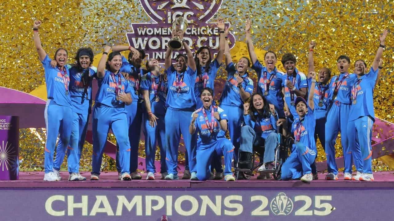 World Cup Prize Money: ਵਿਸ਼ਵ ਚੈਂਪੀਅਨ ਟੀਮ ਇੰਡੀਆ ਤੇ ਪੈਸਿਆਂ ਦੀ ਵਰਖਾ, ਸਭ ਤੋਂ ਵੱਡੀ ਇਨਾਮੀ ਰਾਸ਼ੀ ਜਿੱਤ ਕੇ ਰਚਿਆ ਇਤਿਹਾਸ World Cup Prize Money: ਵਿਸ਼ਵ ਚੈਂਪੀਅਨ ਟੀਮ ਇੰਡੀਆ ਤੇ ਪੈਸਿਆਂ ਦੀ ਵਰਖਾ, ਸਭ ਤੋਂ ਵੱਡੀ ਇਨਾਮੀ ਰਾਸ਼ੀ ਜਿੱਤ ਕੇ ਰਚਿਆ ਇਤਿਹਾਸ