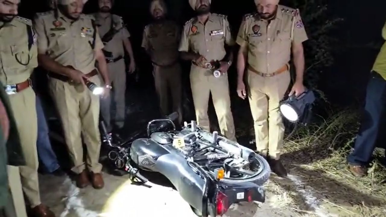 ਜੰਡਿਆਲਾ ਗੋਲੀਬਾਰੀ: ਪੰਸਾਰੀ ਦੀ ਦੁਕਾਨ 'ਤੇ ਗੋਲੀਆਂ ਚਲਾਉਣ ਵਾਲਾ ਮੁਲਜ਼ਮ ਕਾਬੂ, ਇੱਕ ਪਿਸਤੌਲ ਦੇ ਤਿੰਨ ਜ਼ਿੰਦਾ ਰੌਂਦ ਬਰਾਮਦ; ਐਨਕਾਊਂਟਰ ਦੌਰਾਨ ਪੁਲਿਸ ਨੂੰ ਸਫ਼ਲਤਾ