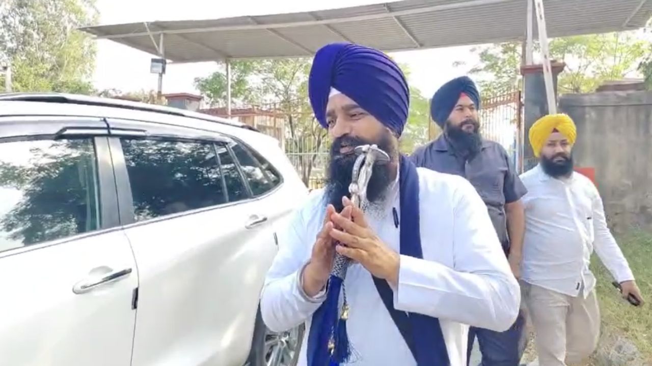 ਕਰਤਾਰਪੁਰ ਸਾਹਿਬ ਦਾ ਲਾਂਘਾ ਖੋਲ੍ਹਣ ਦੀ ਅਪੀਲ, ਪਾਕਿਸਤਾਨ ਤੋਂ ਦਰਸ਼ਨ ਕਰਕੇ ਪਰਤੇ ਜੱਥੇਦਾਰ ਗੜਗੱਜ