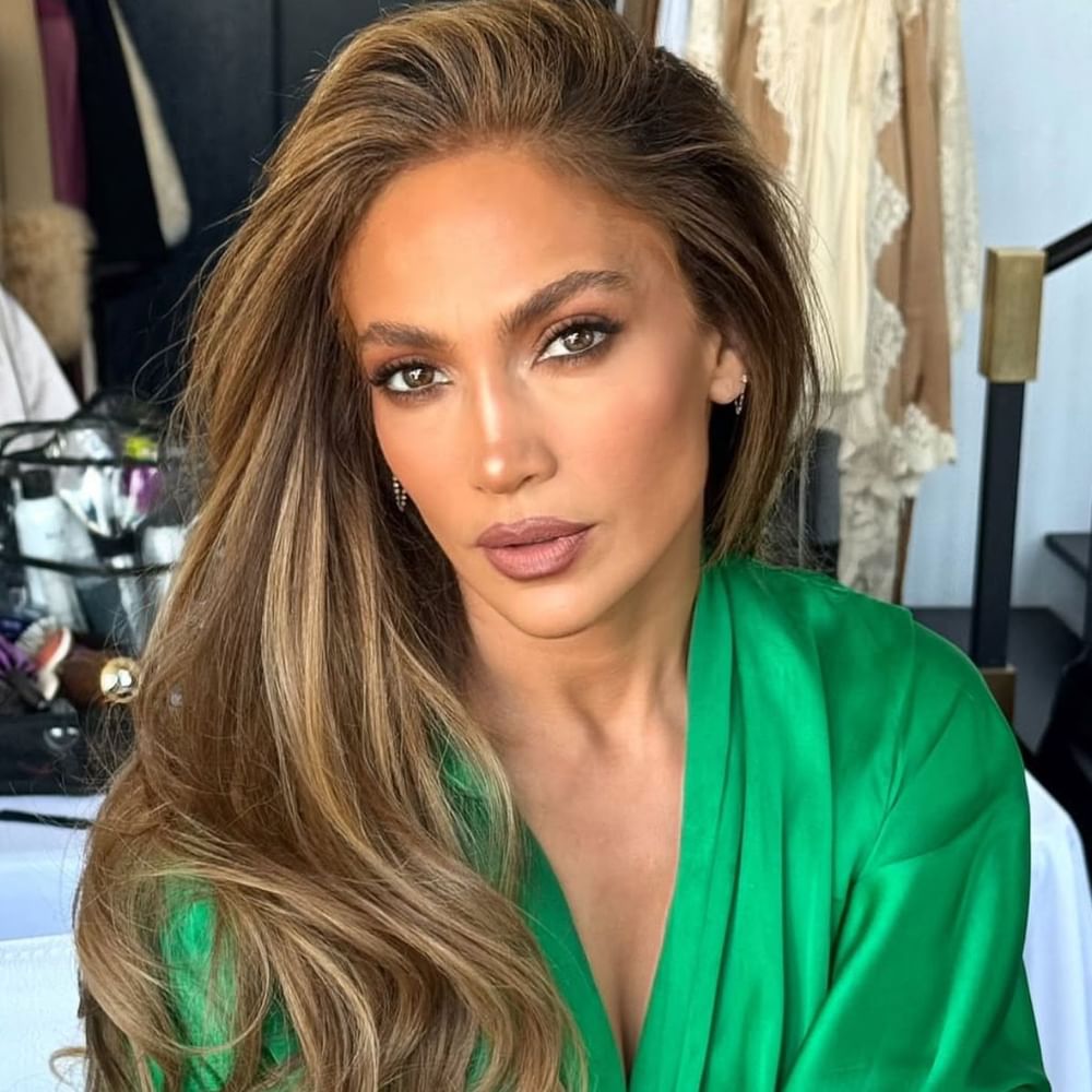 ਉਸਦੀ ਫੀਸ ਉਸਦੇ ਗਲੋਬਲ ਸਟਾਰਡਮ ਅਤੇ ਮੁੱਲ ਨੂੰ ਦਰਸਾਉਂਦੀ ਹੈ। ਹਾਲਾਂਕਿ, ਨੇਤਰਾ ਮੰਟੇਨਾ ਦੇ ਵਿਆਹ ਲਈ ਜੈਨੀਫ਼ਰ ਕਿੰਨੀ ਫੀਸ ਲੈ ਰਹੀ ਹੈ, ਇਹ ਅਜੇ ਪਤਾ ਨਹੀਂ ਹੈ।।