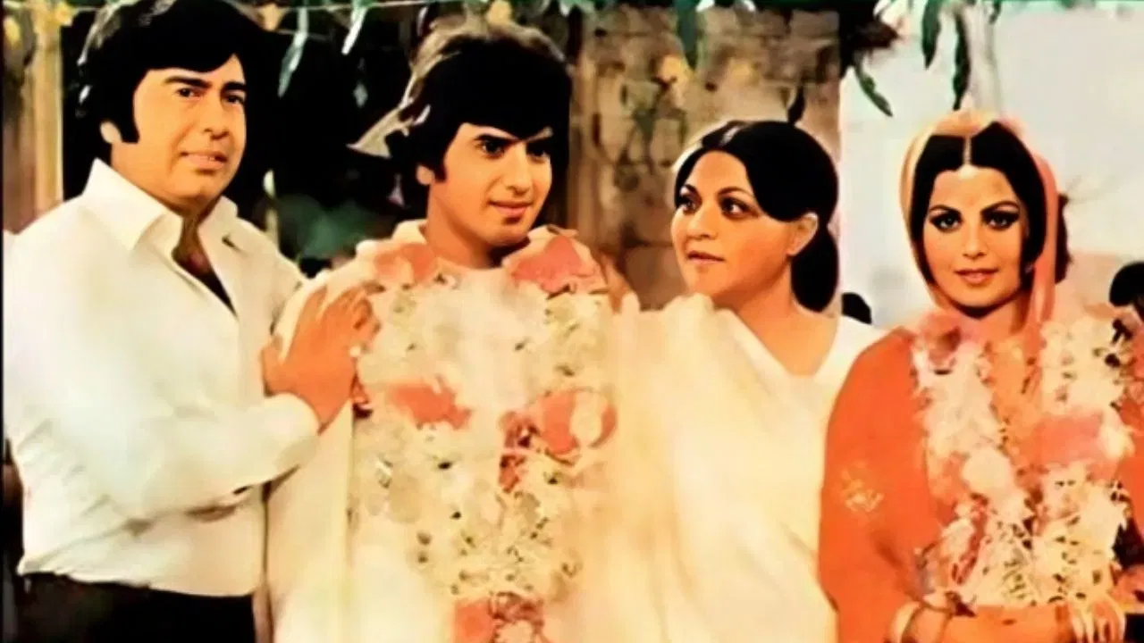 ਮਾਨਾ ਤੇਰੀ ਨਜ਼ਰ ਮੇਂ: ਸੁਲਕਸ਼ਨਾ ਨੇ ਇਹ ਗੀਤ 1965 ਦੀ ਮਸ਼ਹੂਰ ਫਿਲਮ ਖਾਨਦਾਨ ਲਈ ਗਾਇਆ ਸੀ, ਜਿਸ ਵਿੱਚ ਸੁਨੀਲ ਦੱਤ ਅਤੇ ਨੂਤਨ ਮੁੱਖ ਭੂਮਿਕਾਵਾਂ ਵਿੱਚ ਸਨ। ਇਹ ਫਿਲਮ ਅੱਜ ਵੀ ਆਪਣੇ ਗੀਤਾਂ ਲਈ ਯਾਦ ਕੀਤੀ ਜਾਂਦੀ ਹੈ।