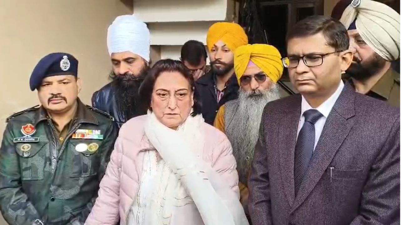 ਜਲੰਧਰ ਕੇਸ: ਪੰਜਾਬ ਰਾਜ ਮਹਿਲਾ ਕਮਿਸ਼ਨ ਦੀ ਚੇਅਰਪਰਸਨ ਰਾਜ ਲਾਲੀ ਗਿੱਲ ਨੇ ਕੀਤੀ ਪੀੜਤ ਪਰਿਵਾਰ ਨਾਲ ਮੁਲਾਕਾਤ, ਕਾਰਵਾਈ ਦੀ ਦਿੱਤਾ ਭਰੋਸਾ
