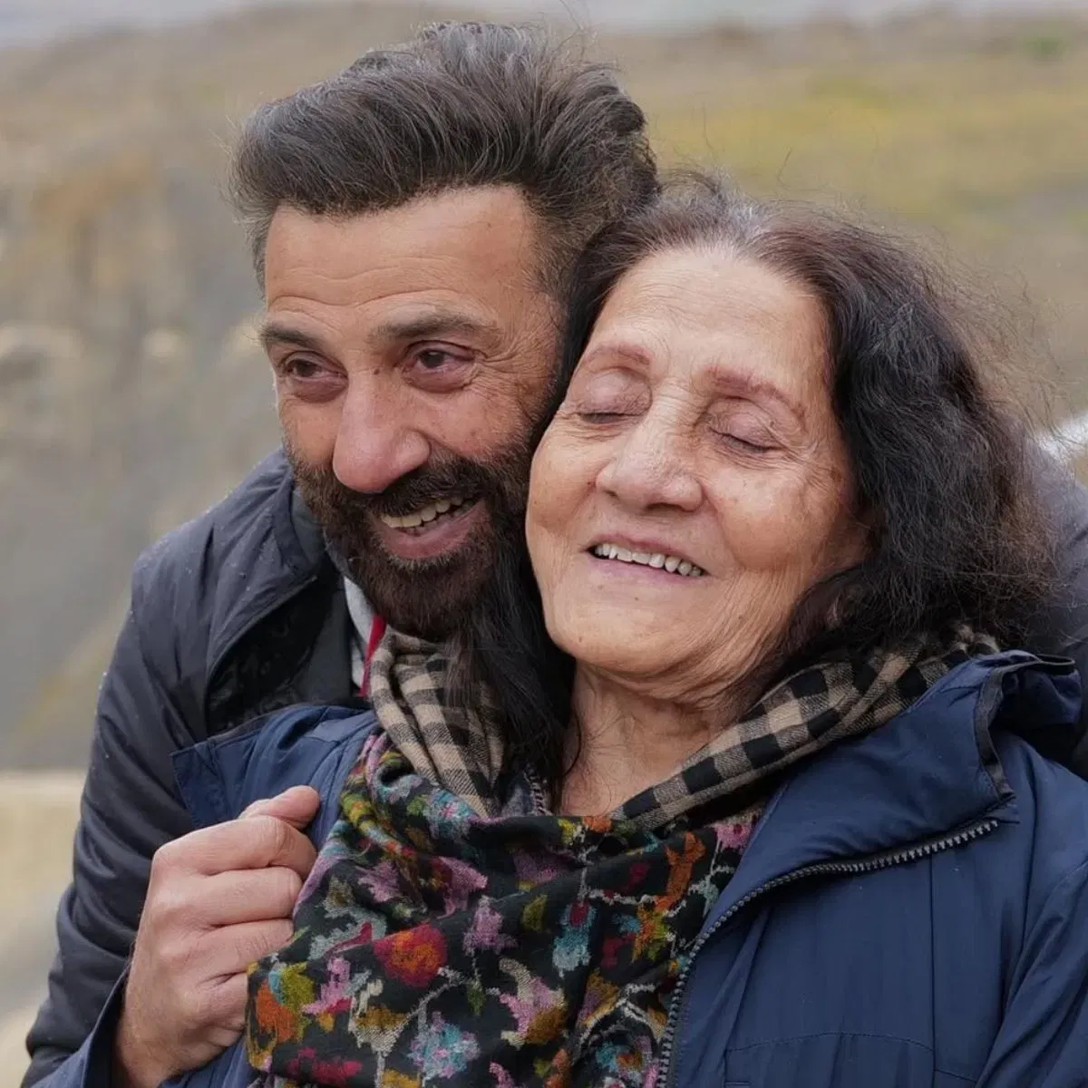 ਉਸੇ ਗੱਲਬਾਤ ਵਿੱਚ, ਪ੍ਰਕਾਸ਼ ਕੌਰ ਨੇ ਇਹ ਵੀ ਕਿਹਾ ਸੀ ਕਿ ਧਰਮਿੰਦਰ ਨੇ ਆਪਣੀਆਂ ਦੋਵੇਂ ਪਤਨੀਆਂ ਪ੍ਰਤੀ ਆਪਣੀਆਂ ਜ਼ਿੰਮੇਵਾਰੀਆਂ ਨਿਭਾਈਆਂ ਹਨ। ਇੰਨਾ ਹੀ ਨਹੀਂ, ਪ੍ਰਕਾਸ਼ ਕੌਰ ਨੇ ਆਪਣੀ ਤੁਲਨਾ ਹੇਮਾ ਮਾਲਿਨੀ ਨਾਲ ਕਰਦਿਆਂ ਕਿਹਾ ਕਿ ਕੋਈ ਵੀ ਆਦਮੀ ਹੇਮਾ ਨੂੰ ਉਨ੍ਹਾਂ ਤੋਂ ਵੱਧ ਪਸੰਦ ਕਰਦਾ।