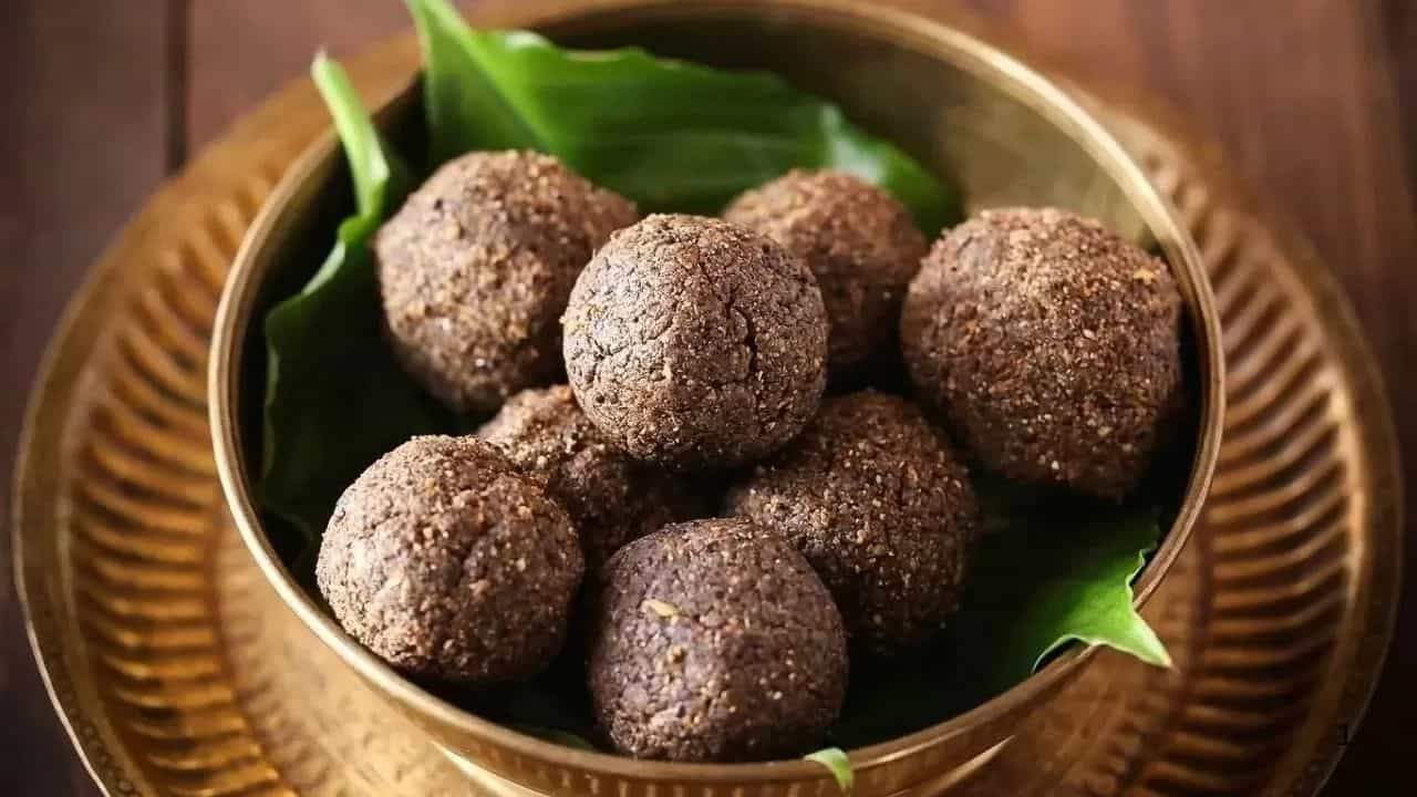 ਤਿਲ ਤੋਂ ਵੀ ਜ਼ਿਆਦਾ ਤਾਕਤਵਰ ਹੈ ਇਹ ਬੀਜ਼, ਬਣਾਓ ਲੱਡੂ, ਠੰਡ ਤੁਹਾਨੂੰ ਛੂਹ ਵੀ ਨਹੀਂ ਸਕੇਗੀ!