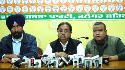 ਭਾਜਪਾ ਆਗੂ ਨੇ ਸਿੱਧੂ ‘ਤੇ ਕੀਤਾ ਸਵਾਲ ਹੱਸੀ ‘ਚ ਟਾਲਿਆ: ਕਿਹਾ- ਬਿਆਨ ‘ਤੇ ਬਿਆਨ ਦੇਣਾ ਸਹੀ ਨਹੀਂ, ਅਕਾਲੀ ਦਲ ਨਾਲ ਗੱਠਜੋੜ ਤੋਂ ਸਾਨੂੰ ਪ੍ਰੇਸ਼ਾਨੀ ਨਹੀਂ