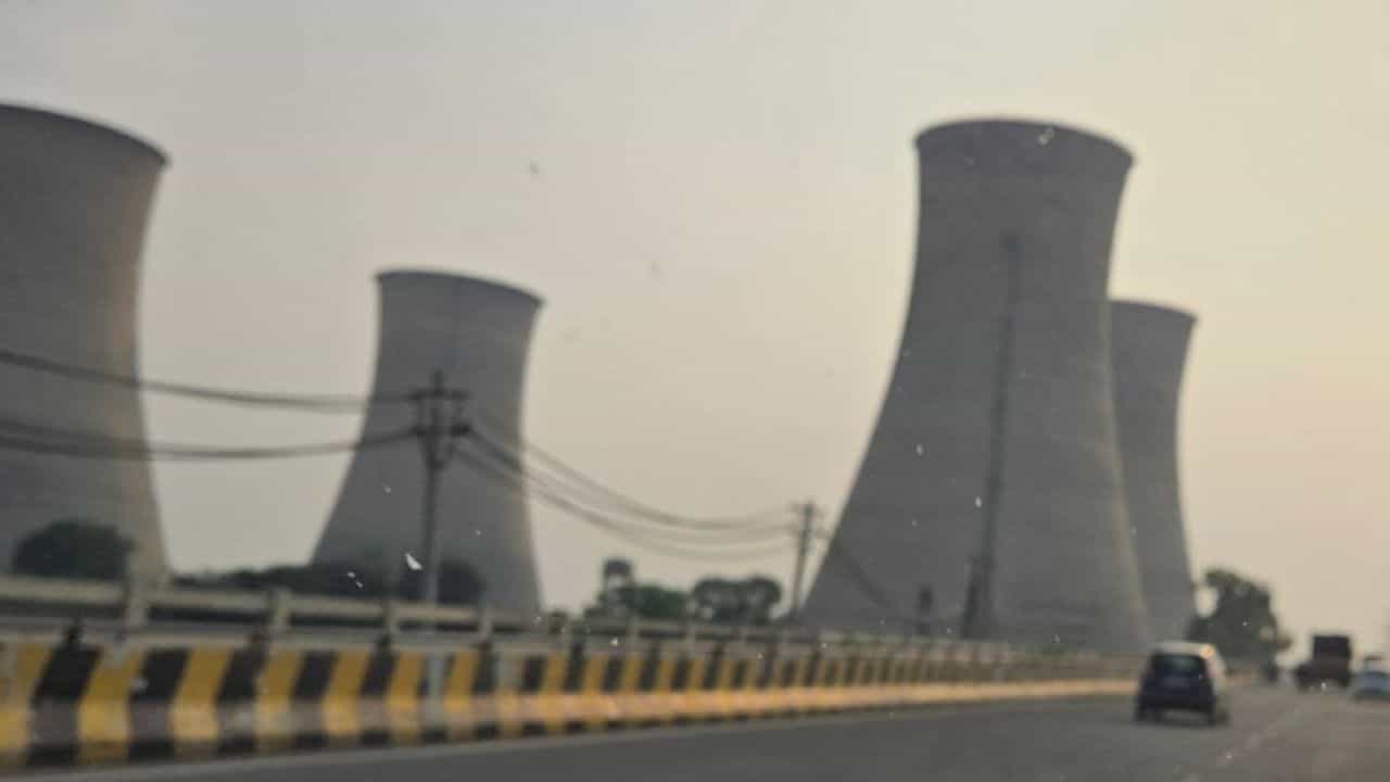 ਬਠਿੰਡਾ ਥਰਮਲ ਪਲਾਂਟ ਦੀ 165 ਏਕੜ ਜ਼ਮੀਨ ਵੇਚੇਗੀ ਸਰਕਾਰ, ਬਲਾਕ C ਅਤੇ D ਕਲੋਨੀਆਂ ਦੀ ਵਿਕਰੀ ਨੂੰ ਮਨਜ਼ੂਰੀ ਬਠਿੰਡਾ ਥਰਮਲ ਪਲਾਂਟ ਦੀ 165 ਏਕੜ ਜ਼ਮੀਨ ਵੇਚੇਗੀ ਸਰਕਾਰ, ਬਲਾਕ C ਅਤੇ D ਕਲੋਨੀਆਂ ਦੀ ਵਿਕਰੀ ਨੂੰ ਮਨਜ਼ੂਰੀ