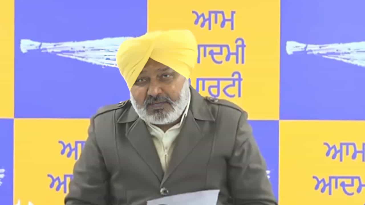 ਮਨਰੇਗਾ ਚ ਬਦਲਾਅ ਨੂੰ ਲੈ ਕੇ ਵਿੱਤ ਮੰਤਰੀ ਹਰਪਾਲ ਚੀਮਾ ਦਾ ਕੇਂਦਰ ਤੇ ਨਿਸ਼ਾਨਾ, ਜਾਣੋ ਕੀ ਬੋਲੇ? ਮਨਰੇਗਾ ਚ ਬਦਲਾਅ ਨੂੰ ਲੈ ਕੇ ਵਿੱਤ ਮੰਤਰੀ ਹਰਪਾਲ ਚੀਮਾ ਦਾ ਕੇਂਦਰ ਤੇ ਨਿਸ਼ਾਨਾ, ਜਾਣੋ ਕੀ ਬੋਲੇ?