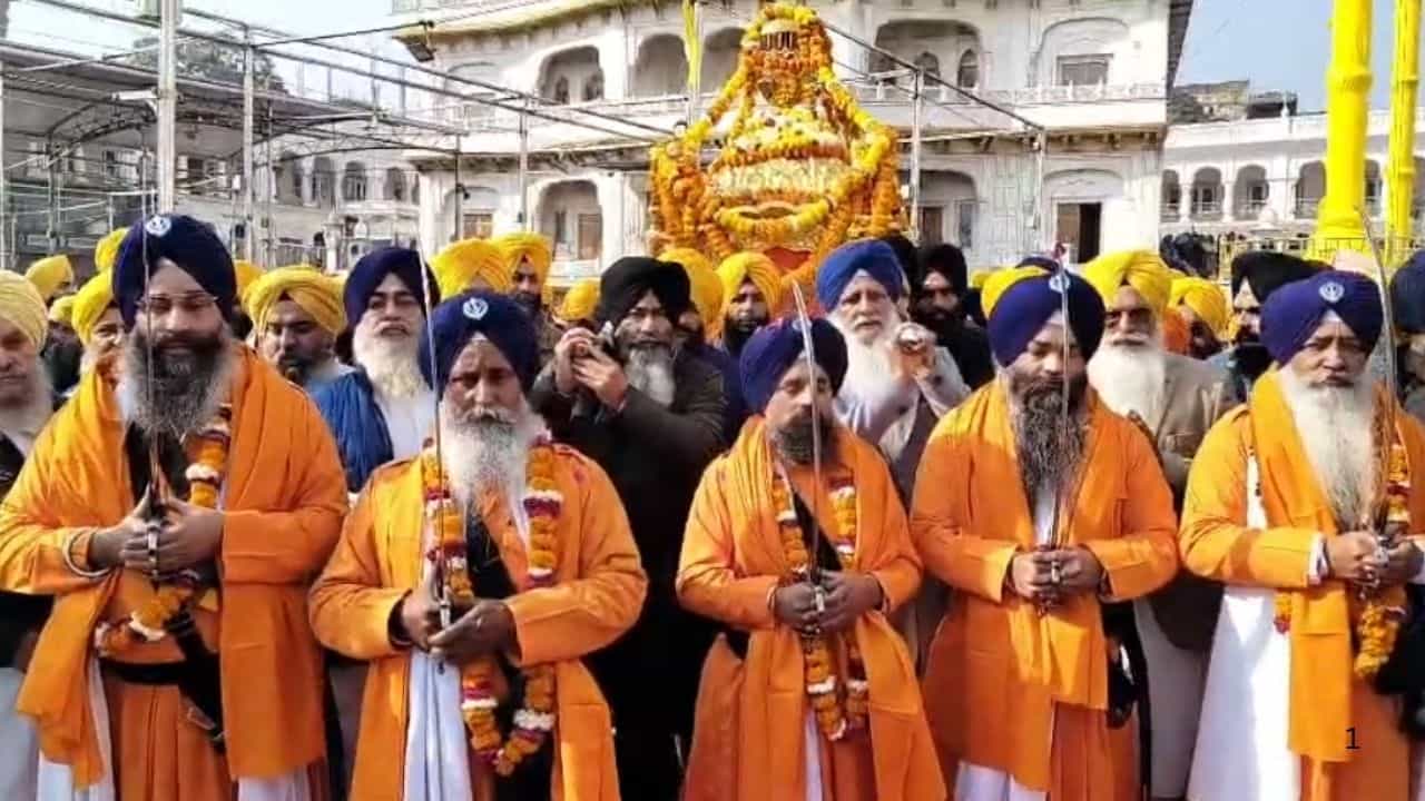 Sri Guru Gobind Singh Birth Anniversary: ਸ੍ਰੀ ਗੁਰੂ ਗੋਬਿੰਦ ਸਿੰਘ ਜੀ ਦੇ ਪ੍ਰਕਾਸ਼ ਪੁਰਬ ਮੌਕੇ ਸ੍ਰੀ ਅਕਾਲ ਤਖਤ ਸਾਹਿਬ ਤੋਂ ਵਿਸ਼ਾਲ ਨਗਰ ਕੀਰਤਨ ਸਜਾਇਆ ਗਿਆ