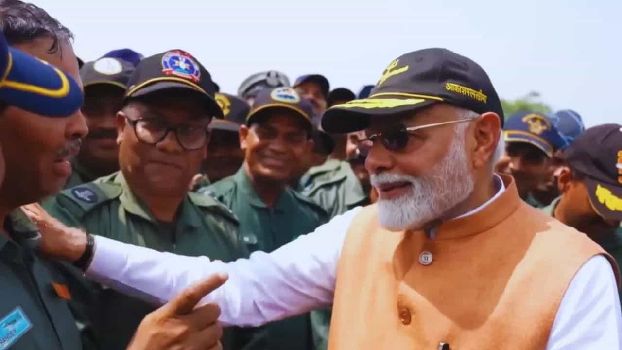 ਆਪ੍ਰੇਸ਼ਨ ਸਿੰਦੂਰ ਤੋਂ ਲੈ ਕੇ ਖੇਡਾਂ ਦੀ ਦੁਨੀਆ ਤੱਕ... ਮਨ ਕੀ ਬਾਤ ਚ PM ਮੋਦੀ ਨੇ ਦੱਸਿਆ 2025 ਵਿੱਚ ਭਾਰਤ ਨੇ ਕਿੱਥੇ ਛੱਡੀ ਆਪਣੀ ਛਾਪ