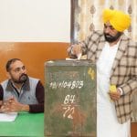 ਸੀਐਮ ਭਗਵੰਤ ਮਾਨ ਨੇ ਕੀਤਾ ਪਰਿਵਾਰ ਸਣੇ ਆਪਣੀ ਵੋਟ ਦਾ ਕੀਤਾ ਇਸਤੇਮਾਲ
