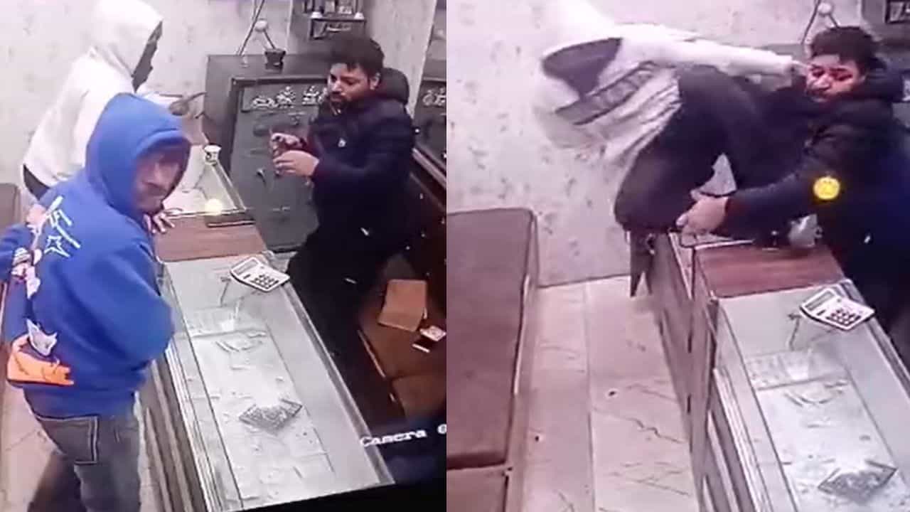 ਅੰਮ੍ਰਿਤਸਰ ਚ ਇੱਕ ਵਾਰ ਫਿਰ ਗੋਲੀਬਾਰੀ, ਦੁਕਾਨਦਾਰ ਨੇ ਦਲੇਰੀ ਨਾਲ ਇੱਕ ਬਦਮਾਸ਼ ਕੀਤਾ ਕਾਬੂ, ਸੀਸੀਟੀਵੀ Video ਅੰਮ੍ਰਿਤਸਰ ਚ ਇੱਕ ਵਾਰ ਫਿਰ ਗੋਲੀਬਾਰੀ, ਦੁਕਾਨਦਾਰ ਨੇ ਦਲੇਰੀ ਨਾਲ ਇੱਕ ਬਦਮਾਸ਼ ਕੀਤਾ ਕਾਬੂ, ਸੀਸੀਟੀਵੀ Video