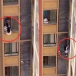 Shocking Video: ਪ੍ਰੇਮੀ ਦੀ ਪਤਨੀ ਨੂੰ ਦੇਖ ਕੇ 10ਵੀਂ ਮੰਜ਼ਿਲ ਤੋਂ ਲਟਕੀ ਪ੍ਰੇਮਿਕਾ! ਫਿਲਮੀ ਸਟਾਈਲ ‘ਚ ਆਸ਼ਿਕ ਦੇ ਘਰ ਹੋਇਆ ਡਰਾਮਾ; ਦੇਖੋ ਵੀਡੀਓ