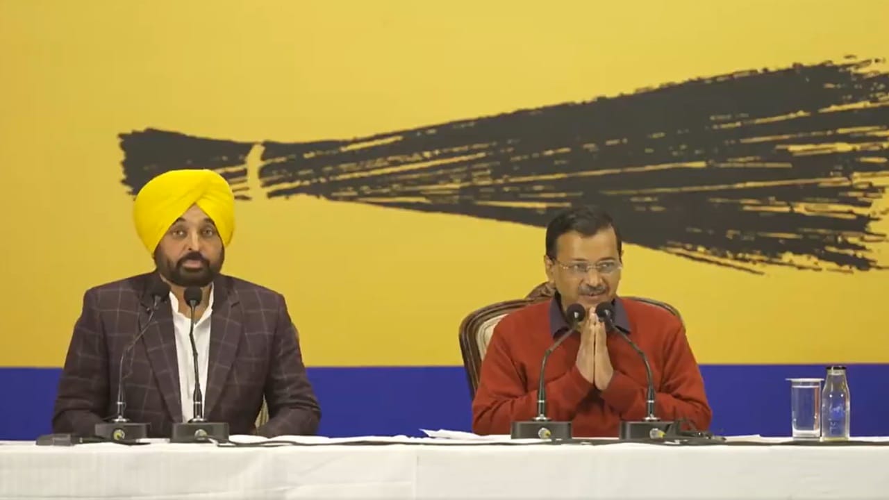 ਚਾਹੁੰਦੇ ਤਾਂ SDM ਨੂੰ ਕਹਿ ਕੇ ਕਈ ਥਾਵਾਂ 'ਤੇ ਬਾਜੀ ਪਲਟ ਸਕਦੇ ਸੀ, ਵੋਟ ਚੋਰੀ ਦੇ ਆਰੋਪਾਂ 'ਤੇ ਕੇਜਰੀਵਾਲ ਨੇ ਦੇ ਦਿੱਤੇ ਸਬੂਤ