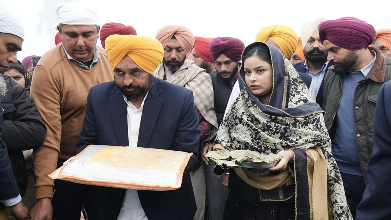 ਵੀਰ ਬਾਲ ਦਿਵਸ ਤੇ ਸੀਐਮ ਮਾਨ ਸ੍ਰੀ ਫਤਿਹਗੜ੍ਹ ਸਾਹਿਬ ਹੋਏ ਨਤਮਸਤਕ, ਅਕਾਲੀਆਂ ਬਾਰੇ ਕੀ ਬੋਲੇ?