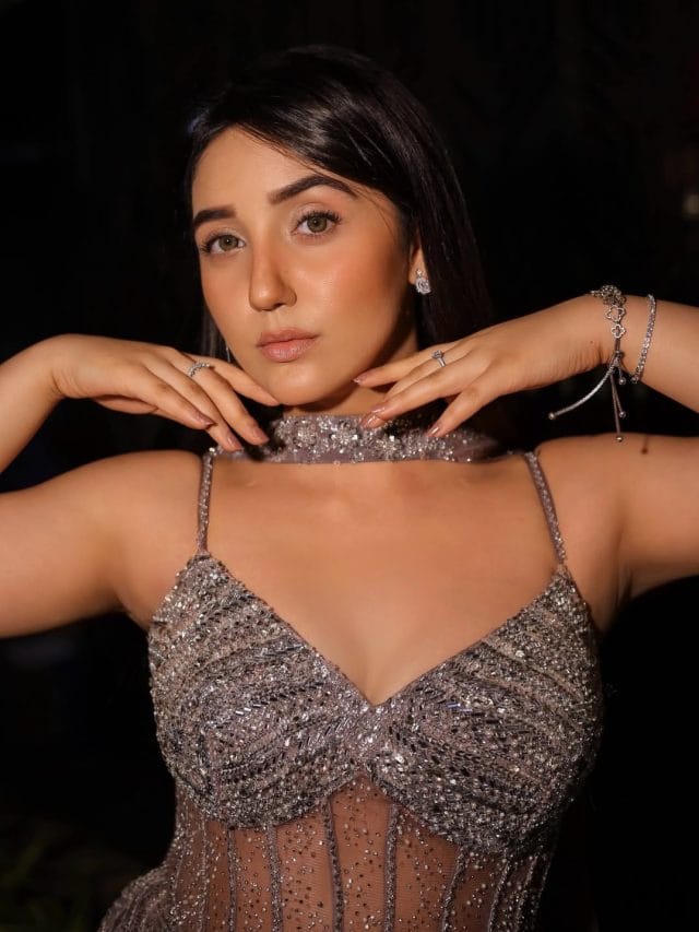 ਅਸ਼ਨੂਰ ਕੌਰ ਨੇ ਬਿਖੇਰਿਆ ਫੈਸ਼ਨ ਦਾ ਜਲਵਾ, ਅਵਾਰਡ ਫੰਕਸ਼ਨ 'ਚ ਦਿੱਖਿਆ ਸ਼ਾਨਦਾਰ ਲੁੱਕ