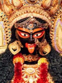ਮਾਤਾ ਕਾਲੀ ਦੀ ਪ੍ਰਤਿਮਾ ਘਰ ਵਿਚ ਰੱਖਣੀ ਚਾਹੀਦੀ ਹੈ ਜਾਂ ਨਹੀਂ...