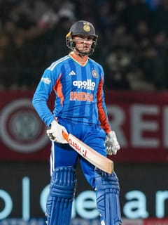 ਵਾਲ-ਵਾਲ ਬਚੀਆਂ ਕੋਹਲੀ ਦਾ ਰਿਕਾਰਡ, ਚੁੱਕ ਗਏ ਅਭਿਸ਼ੇਕ ਸ਼ਰਮਾ...