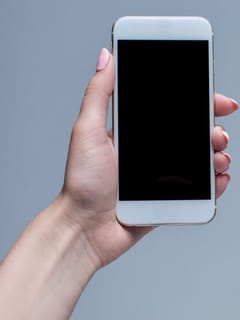 ਮੋਬਾਈਲ ਨੂੰ ਨੁਕਸਾਨ ਪਹੁੰਚਾਉਂਦੀਆਂ ਹਨ ਇਹ ਬੁਰੀਆਂ ਆਦਤਾਂ...