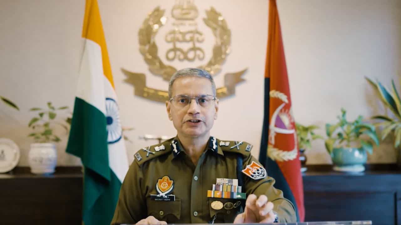 ਪੰਜਾਬ ਪੁਲਿਸ ਰਿਪੋਰਟ ਕਾਰਡ 2025: ਯੁੱਧ ਨਸ਼ਿਆਂ ਵਿਰੁੱਧ ਤਹਿਤ 40,000 ਗ੍ਰਿਫ਼ਤਾਰੀਆਂ, 992 ਗੈਂਗਸਟਰ ਕਾਬੂ, 2 ਹਜ਼ਾਰ ਕਿਲੋ ਤੋਂ ਵੱਧ ਹੈਰੋਇਨ ਜ਼ਬਤ... ਤੇ ਹੋਰ ਬਹੁਤ ਕੁੱਝ