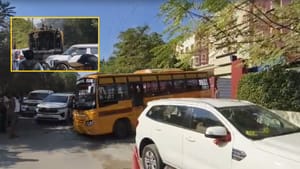 ਜਲੰਧਰ ਦੇ ਸਾਰੇ ਸਕੂਲਾਂ 'ਚ ਛੁੱਟੀ, ਈਮੇਲ ਰਾਹੀਂ ਬੰਬ ਨਾਲ ਉਡਾਉਣ ਦੀ ਮਿਲੀ ਧਮਕੀ ਜਲੰਧਰ ਦੇ ਸਾਰੇ ਸਕੂਲਾਂ 'ਚ ਛੁੱਟੀ, ਈਮੇਲ ਰਾਹੀਂ ਬੰਬ ਨਾਲ ਉਡਾਉਣ ਦੀ ਮਿਲੀ ਧਮਕੀ