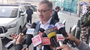 ਅੰਮ੍ਰਿਤਸਰ ਪਹੁੰਚੇ ਆਸਟ੍ਰੇਲੀਆਈ ਮੰਤਰੀ ਜੂਲੀਅਨ ਹਿੱਲ, ਏਜੰਟਾਂ ਤੇ ਕੀਤੀ ਟਿੱਪਣੀ ਅੰਮ੍ਰਿਤਸਰ ਪਹੁੰਚੇ ਆਸਟ੍ਰੇਲੀਆਈ ਮੰਤਰੀ ਜੂਲੀਅਨ ਹਿੱਲ, ਏਜੰਟਾਂ ਤੇ ਕੀਤੀ ਟਿੱਪਣੀ