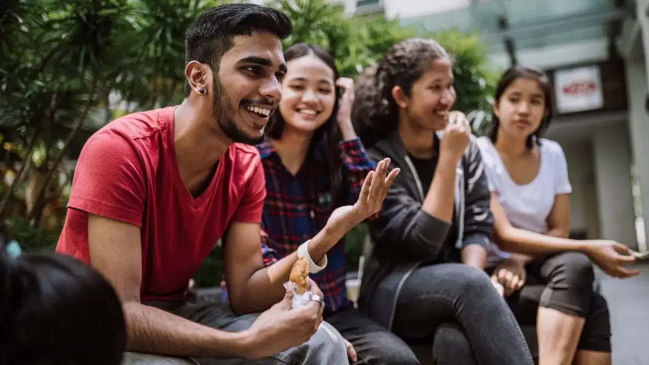 ਮਜ਼ਬੂਤ ਸ਼ੋਸ਼ਲ ਸਕਿਲ ਲਈ ਕਰਨਾ ਹੋਵੇਗਾ ਇਹ ਕੰਮ, ਨਹੀਂ ਤਾਂ ਰਹਿ ਜਾਓਗੇ ਪਿੱਛੇ, ਜਾਣੋ ਰਿਪੋਰਟ ਕੀ ਕਹਿੰਦੀ ਹੈ