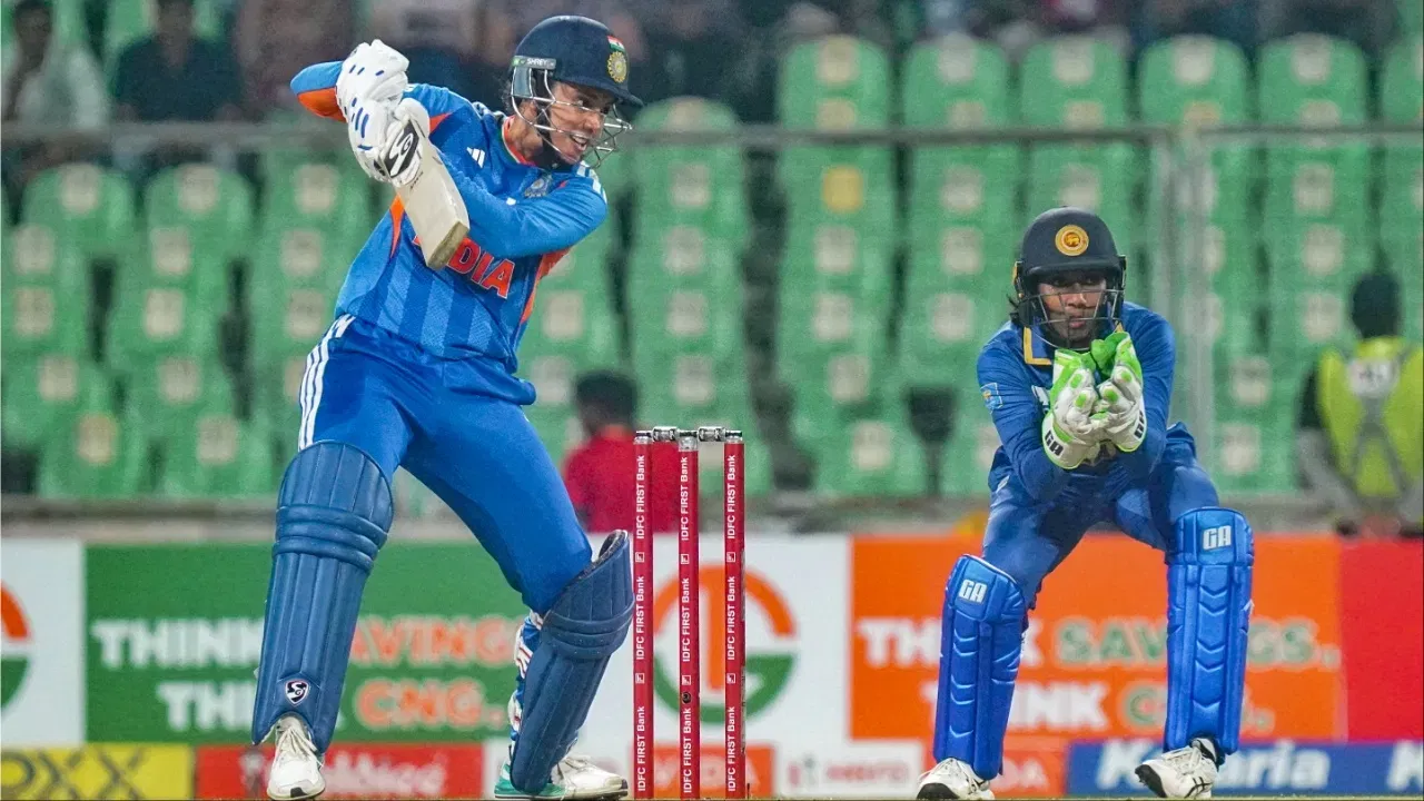 ਸਮ੍ਰਿਤੀ ਮੰਧਾਨਾ ਦੇ ਹੁਣ ਟੀ-20 ਅੰਤਰਰਾਸ਼ਟਰੀ ਮੈਚਾਂ ਵਿੱਚ 80 ਛੱਕੇ ਹੋ ਚੁੱਕੇ ਹਨ। ਸਮ੍ਰਿਤੀ ਨੇ 157 ਮੈਚਾਂ ਦੀਆਂ 151 ਪਾਰੀਆਂ ਵਿੱਚ ਇਹ ਛੱਕੇ ਲਗਾਏ ਹਨ। (ਫੋਟੋ: ਪੀਟੀਆਈ)