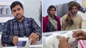 ਮੋਬਾਈਲ ਖਰੀਦਣ ਪਹੁੰਚਿਆ ਜੋੜਾ, ਨਹੀਂ ਸਨ ਪੈਸੇ, ਫੇਰ ਜੋ ਹੋਇਆ, ਕਰ ਦੇਵੇਗਾ ਭਾਵੁਕ