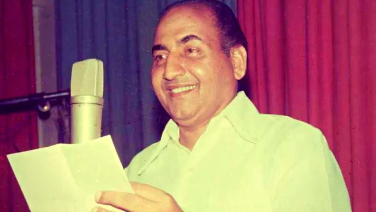 Mohammed Rafi Birthday: ਗਾਇਕੀ ਦੀ ਦੁਨੀਆ ਦੇ ਸੁਪਰਸਟਾਰ ਮੁਹੰਮਦ ਰਫ਼ੀ ਦੇ ਗੀਤ ਅਜੇ ਵੀ ਲੋਕਾਂ ਦੇ ਦਿਲਾਂ ਵਿੱਚ ਜ਼ਿੰਦਾ ਹਨ। ਉਨ੍ਹਾਂ ਨੇ ਆਪਣੇ ਕਰੀਅਰ ਵਿੱਚ 7,000 ਤੋਂ ਵੱਧ ਗੀਤ ਗਾਏ, ਜਿਨ੍ਹਾਂ ਨੂੰ ਇੰਨਾ ਅਥਾਹ ਪਿਆਰ ਮਿਲਿਆ ਕਿ ਰਫ਼ੀ ਸਾਹਿਬ ਹਮੇਸ਼ਾ ਲਈ ਲੋਕਾਂ ਦੇ ਦਿਲਾਂ ਵਿੱਚ ਵੱਸ ਗਏ।