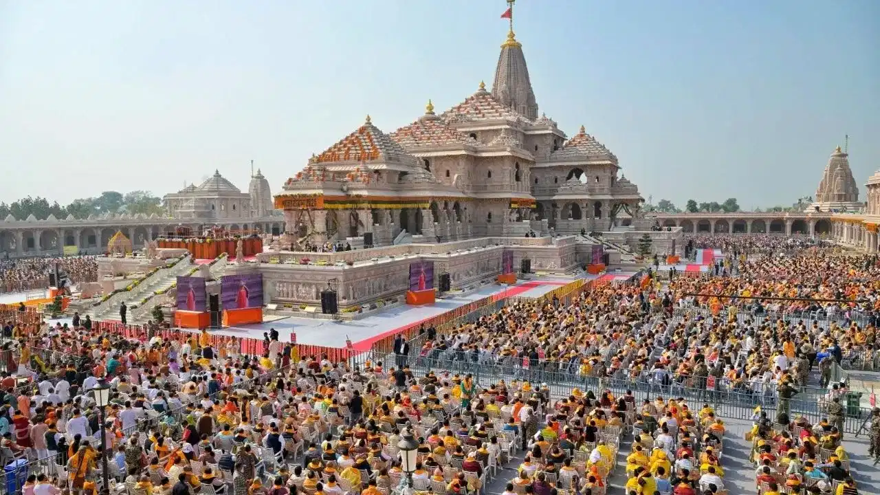 ਰਾਮ ਮੰਦਰ ਚ ਨਮਾਜ਼ ਅਦਾ ਕਰਨ ਦੀ ਕੋਸ਼ਿਸ਼, ਪੁਲਿਸ ਨੇ ਕਸ਼ਮੀਰੀ ਵਿਅਕਤੀ ਨੂੰ ਹਿਰਾਸਤ ਚ ਲਿਆ ਰਾਮ ਮੰਦਰ ਚ ਨਮਾਜ਼ ਅਦਾ ਕਰਨ ਦੀ ਕੋਸ਼ਿਸ਼, ਪੁਲਿਸ ਨੇ ਕਸ਼ਮੀਰੀ ਵਿਅਕਤੀ ਨੂੰ ਹਿਰਾਸਤ ਚ ਲਿਆ